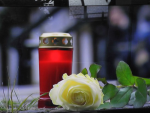 Trauer nach einem möglichen Anschlag auf einen Weihnachtsmarkt vor der Gedächtniskirche in Berlin 